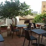 לינה וארוחת בוקר Cafisu 3*